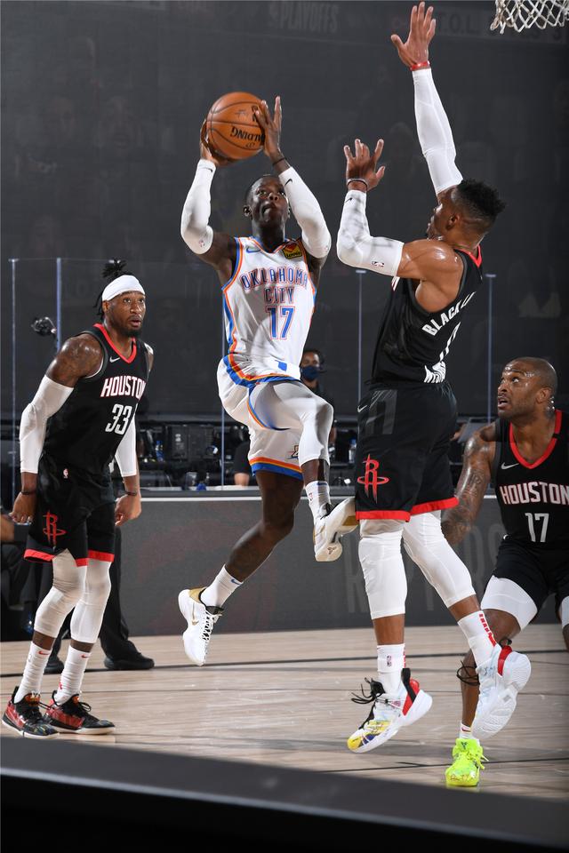 0万英镑左 0万英镑左